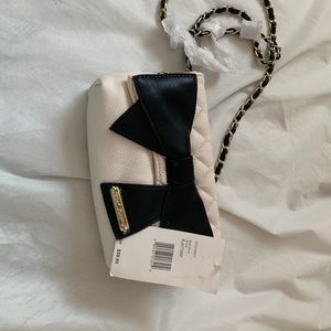 BETSEY JOHNSON CROSSBODY HANDBAG NEE
